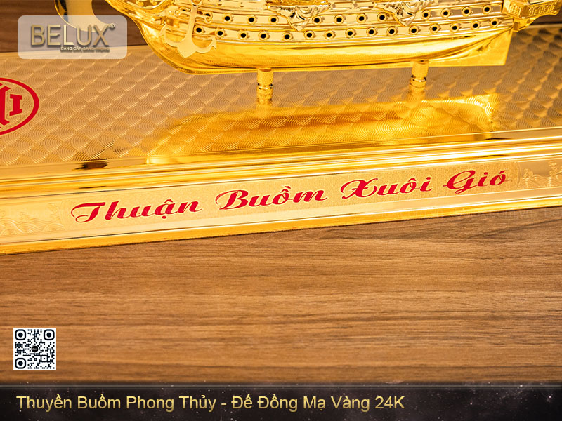 Thuyền buồm đế đồng mạ vàng 24k